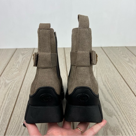 GUESS Women's Hensly Lug Sole Side Gore Chelsea Booties 6.5M Light Brown $99 - Picture 5 of 7